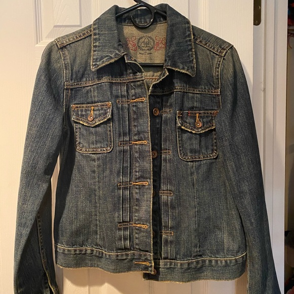 GAP Jackets & Blazers - GAP women’s dark wash jean jacket